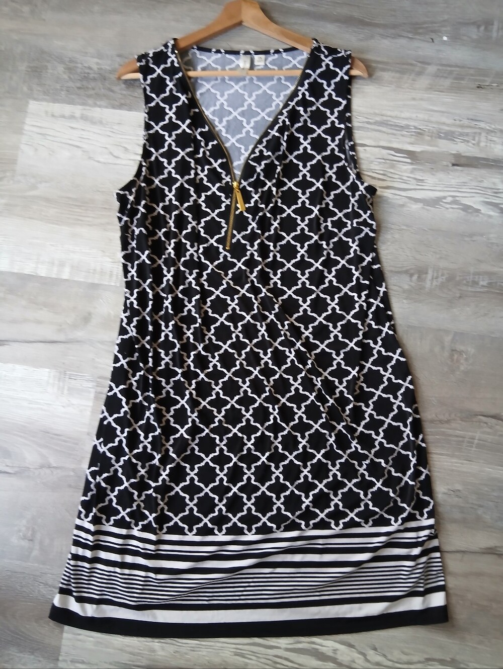 Tacera Plus Size 2X Black & White Geometric Tunic DressA polished and versatil